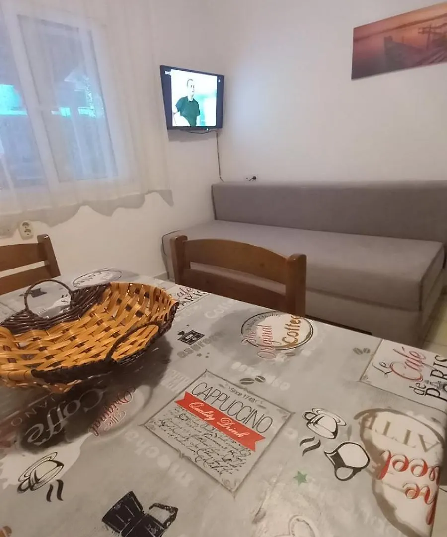 Marlas Rooms Nea Poteidaia Apartment